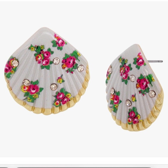 Betsey Johnson Womens Floral Shell Button Earrings - Picture 2 of 3
